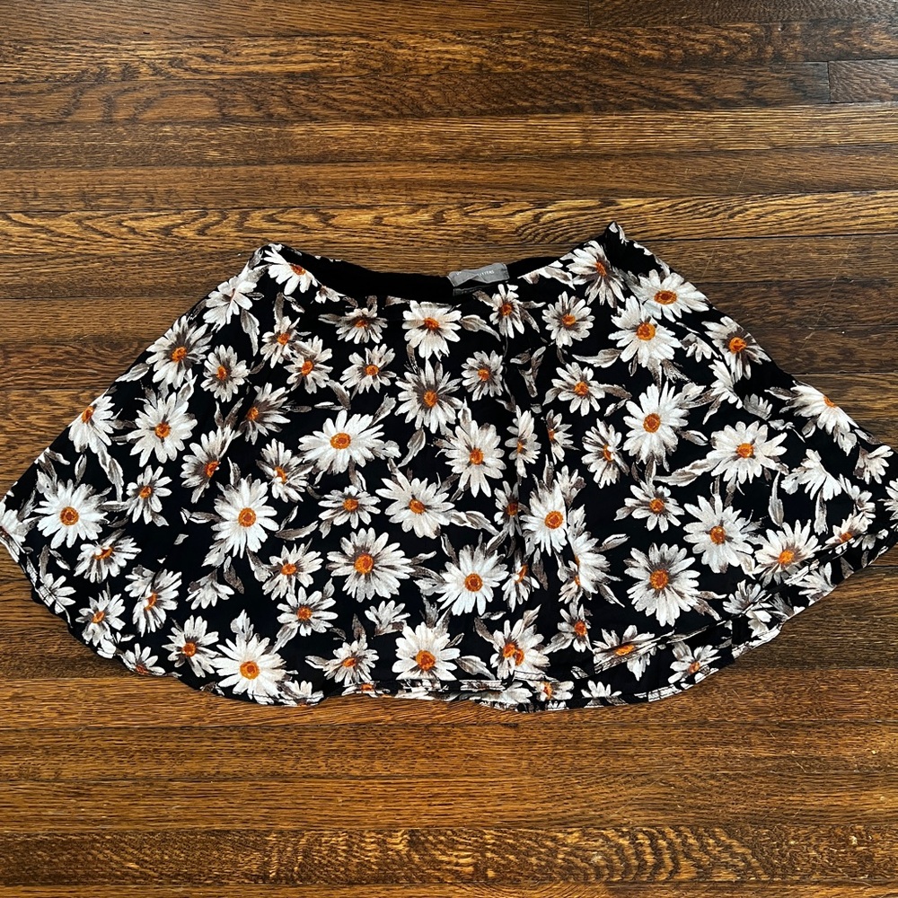 Urban Outfitters Floral‎ Daisy Mini Skirt Double Lined Size Small